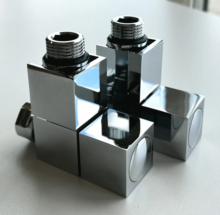 Zawory Quattro chrom 1.jpg